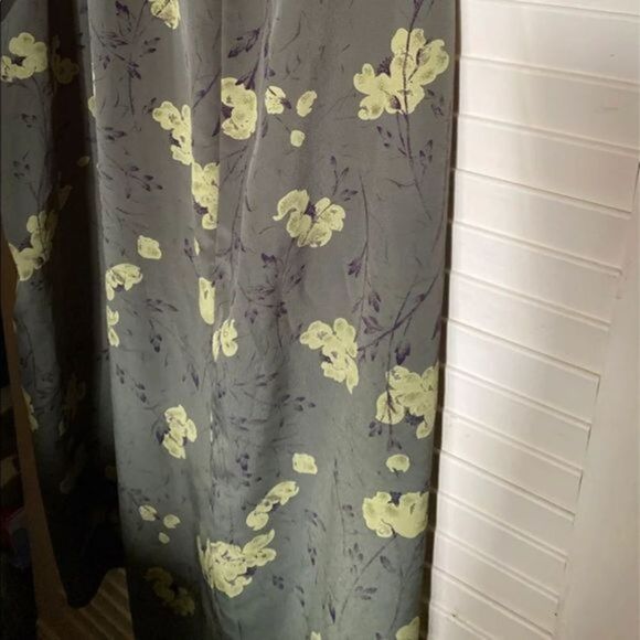 Green and purple floral skirt - Picture 3 of 3